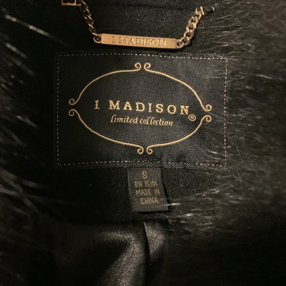 1 Madison Limited Collection coat with removable genuine fox fur collar - Picture 2 of 13